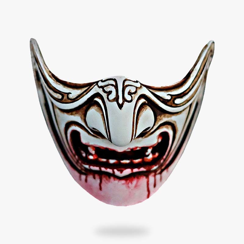 Weiße Samurai Oni Halbmaske mit Blutspritzern und Dämonengesicht