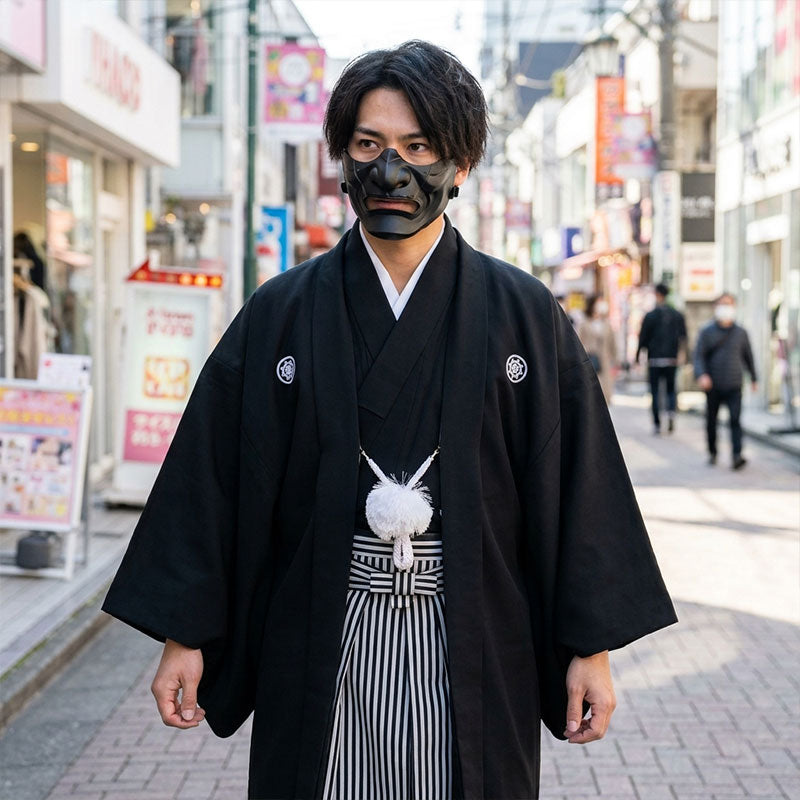 Schwarzer Kimono Herren Set mit fünf Kamon Wappen von vorne