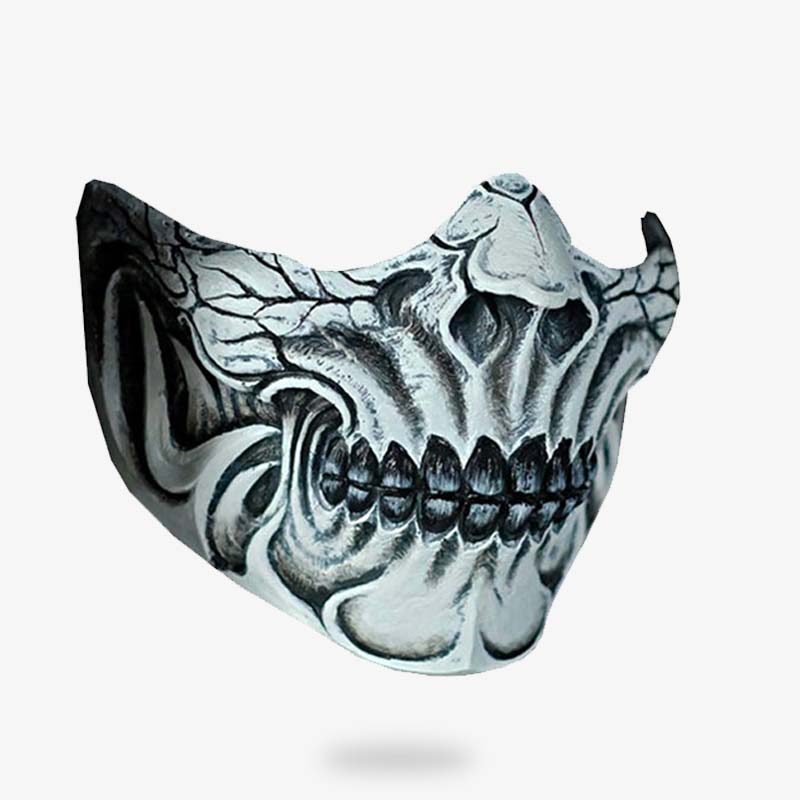 Shinigami Gesichtsmaske mit weißer Bemalung im Stil eines Totenschädels