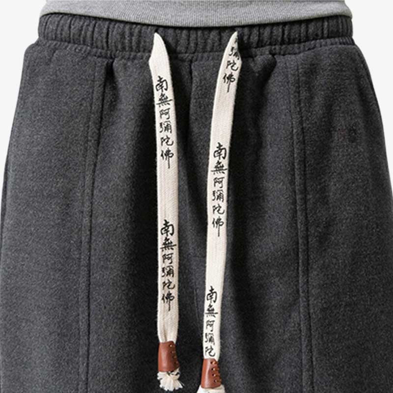 Shinobi Jogginghose mit Kanji-Print am Kordelzug im japanischen Stil