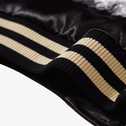 Sukajan Jacke Souvenir mit hochwertiger handgestickter Verarbeitung und traditionellem Motiv