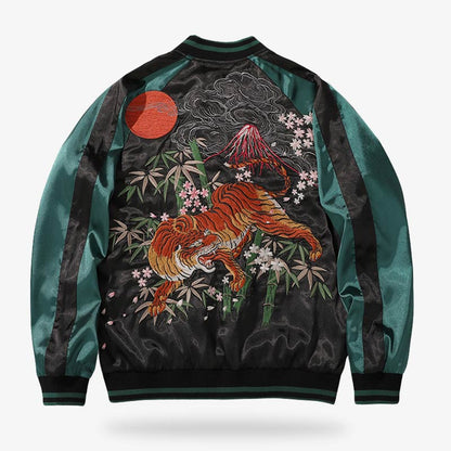 Die Sukajan Jacke Tiger zeigt ein kraftvolles Tigermotiv als Symbol für Mut und Stärke