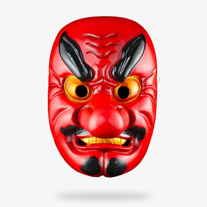 Rote Tengu Maske mit strengem Blick und markanter langer Nase