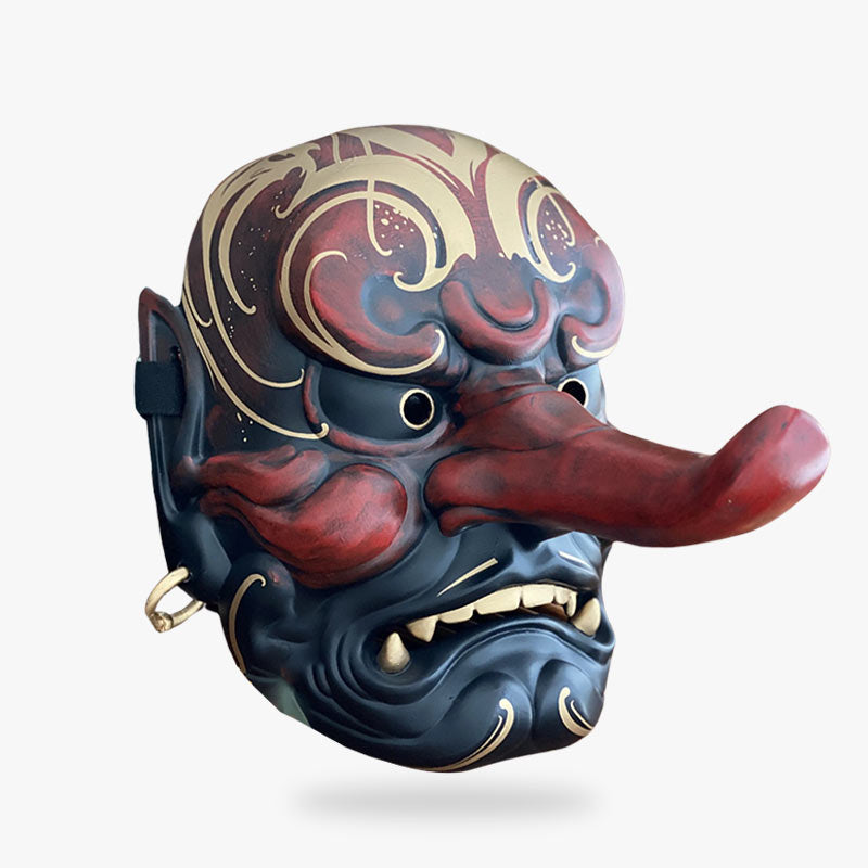 Rote Tengu Maske mit langer Nase und goldenen Verzierungen