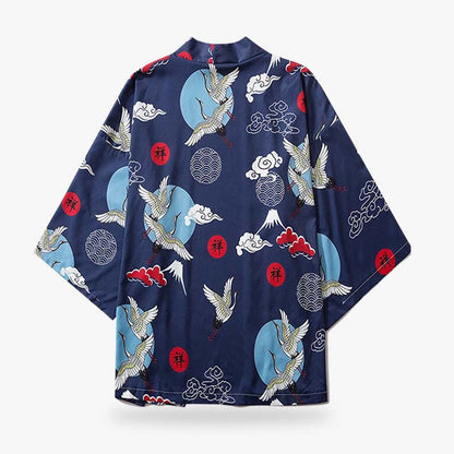 Tsuru Kimono Jacke flach ausgebreitet mit Kranich- und Wolkenmuster auf der Vorderseite