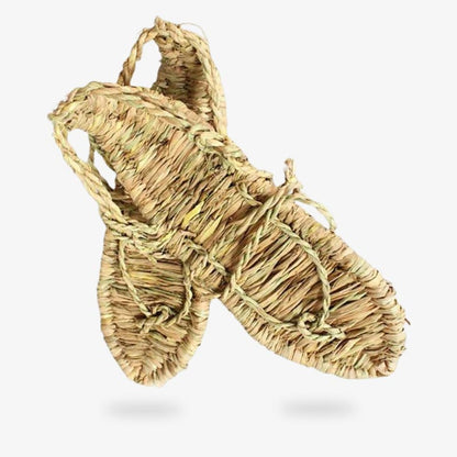 Handgeflochtene Waraji Sandalen, traditionelle japanische Fußbekleidung im Samurai-Stil