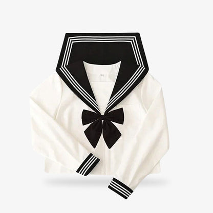 Weiße Sailor-Fuku-Bluse mit schwarzer Schleife und langen Ärmeln