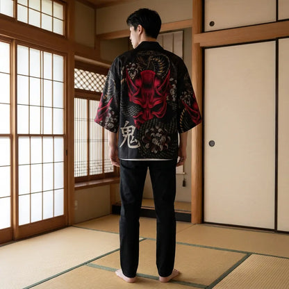 Rückenansicht der Yokai Kimono Haori Jacke mit vollständigem Oni-Dämon Design