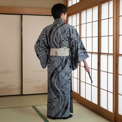 Rückenansicht des Yukata mit schlichtem Obi-Look für Herren