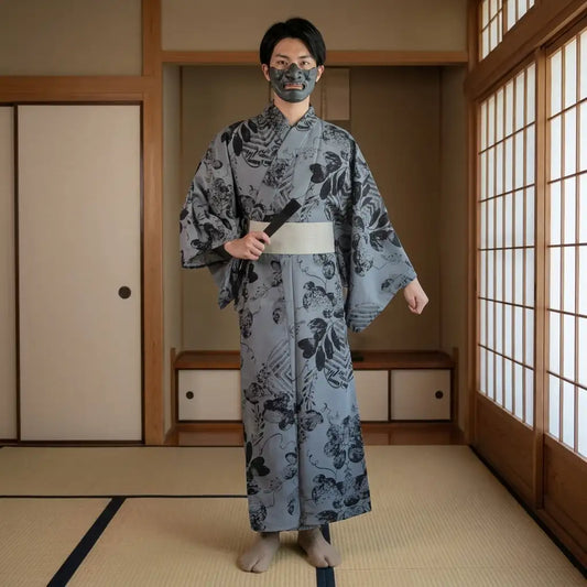 Grau-blauer Yukata für Herren mit botanischem Muster in Vorderansicht