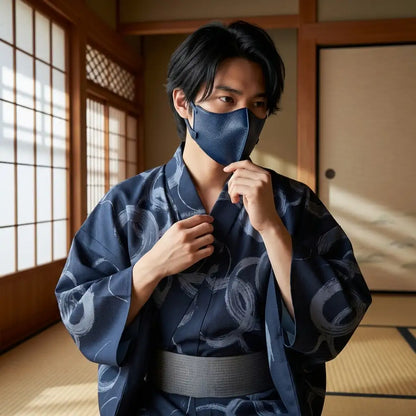 Herren-Yukata in Marineblau mit weiten Ärmeln von vorne